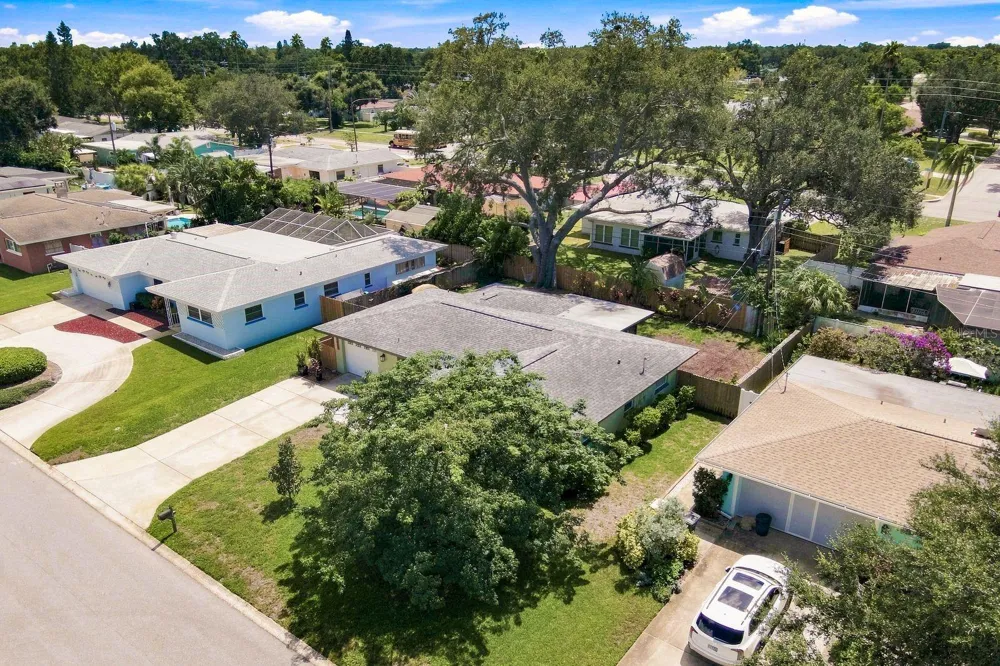 1631 ELIZABETH LANE Clearwater, FL 33755