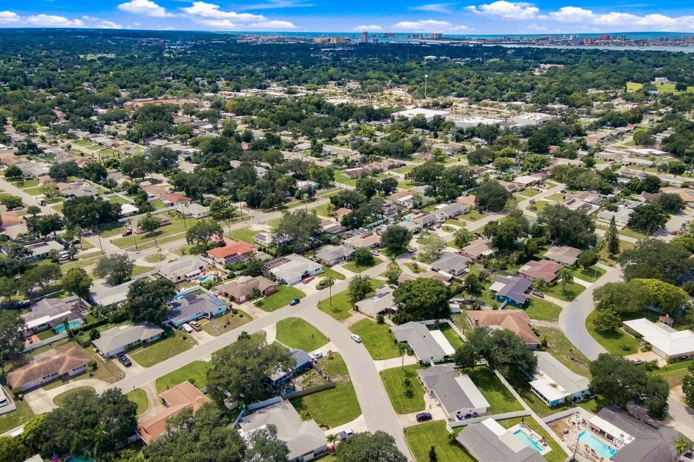 1631 ELIZABETH LANE Clearwater, FL 33755
