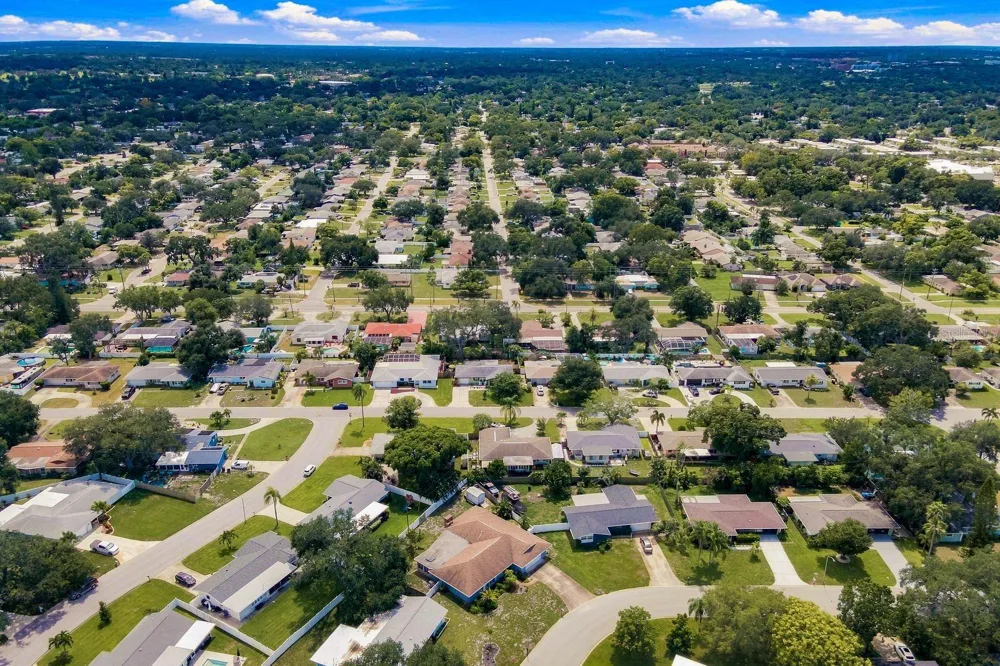 1631 ELIZABETH LANE Clearwater, FL 33755