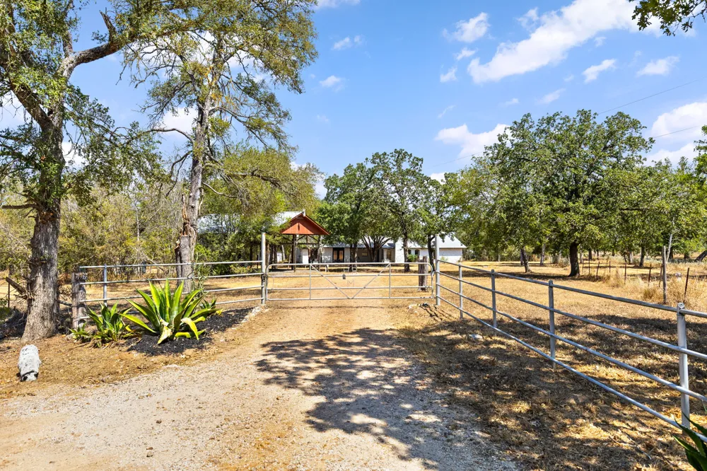 196 Willy Road Bastrop, TX 78602