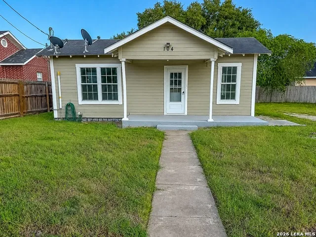 104 E Hutchinson Beeville, TX 78102