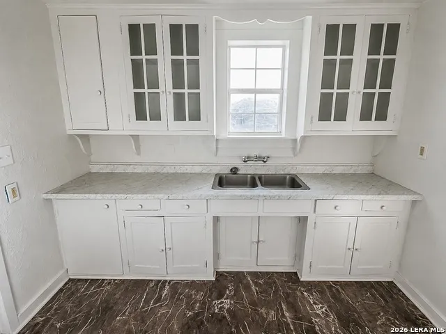104 E Hutchinson Beeville, TX 78102