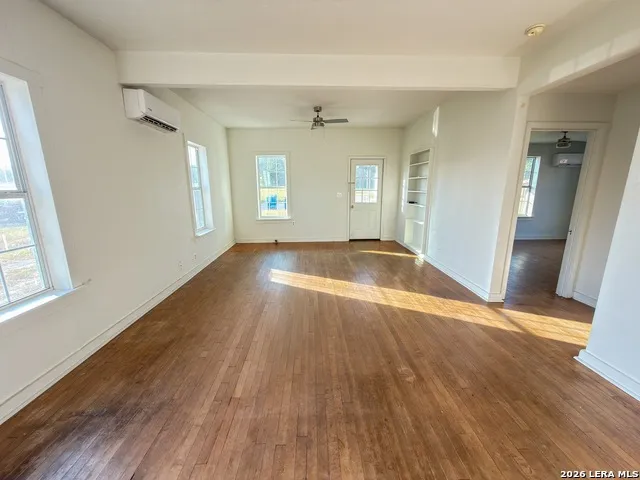 104 E Hutchinson Beeville, TX 78102