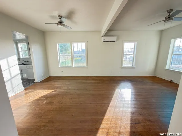 104 E Hutchinson Beeville, TX 78102