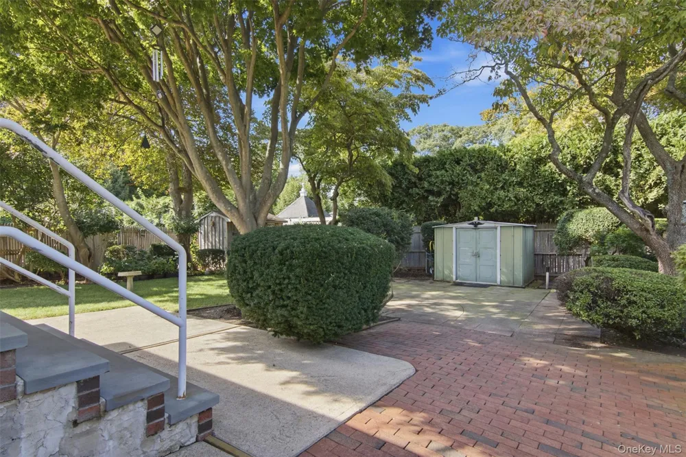 27 E 17th Street Huntington Station, NY 11746