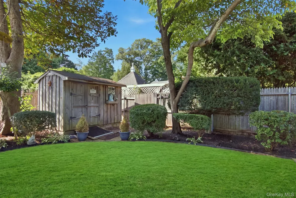 27 E 17th Street Huntington Station, NY 11746