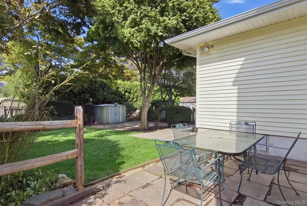 27 E 17th Street Huntington Station, NY 11746