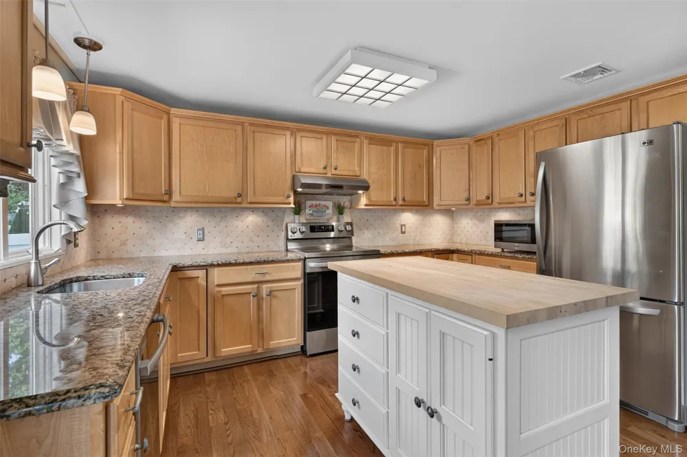 3 Elm Road Rocky Point, NY 11778