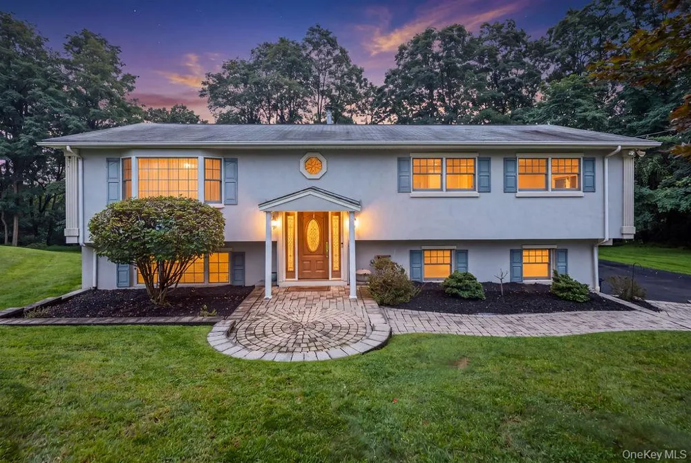 5 Newport Court Suffern, NY 10901