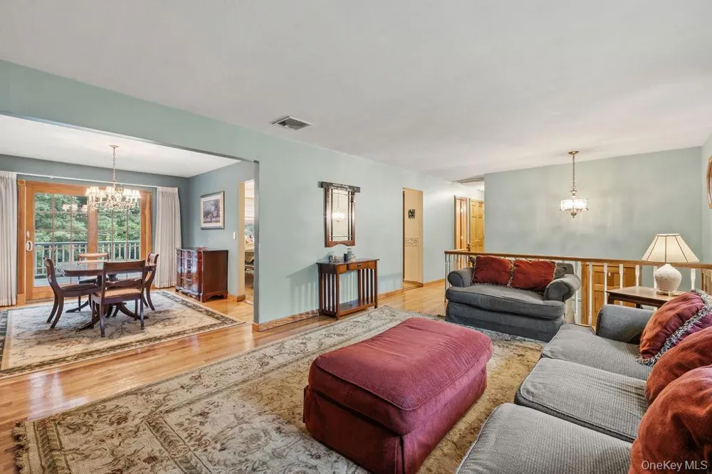 5 Newport Court Suffern, NY 10901