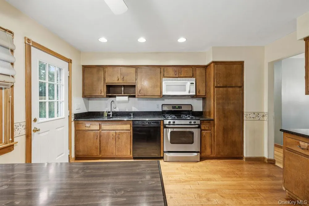 5 Newport Court Suffern, NY 10901