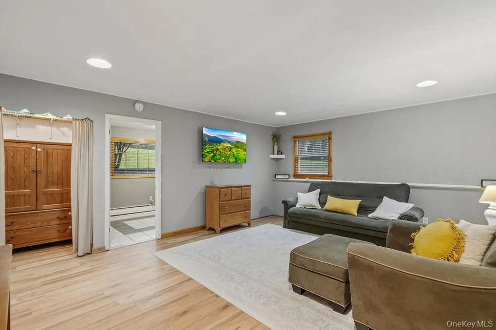 5 Newport Court Suffern, NY 10901