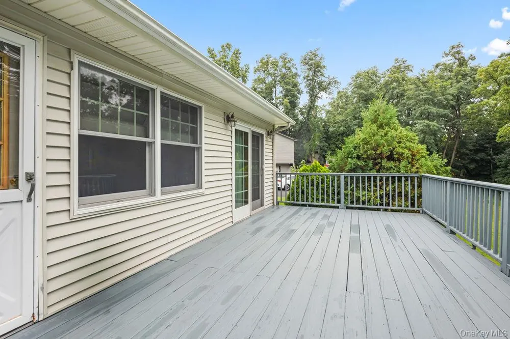 5 Newport Court Suffern, NY 10901