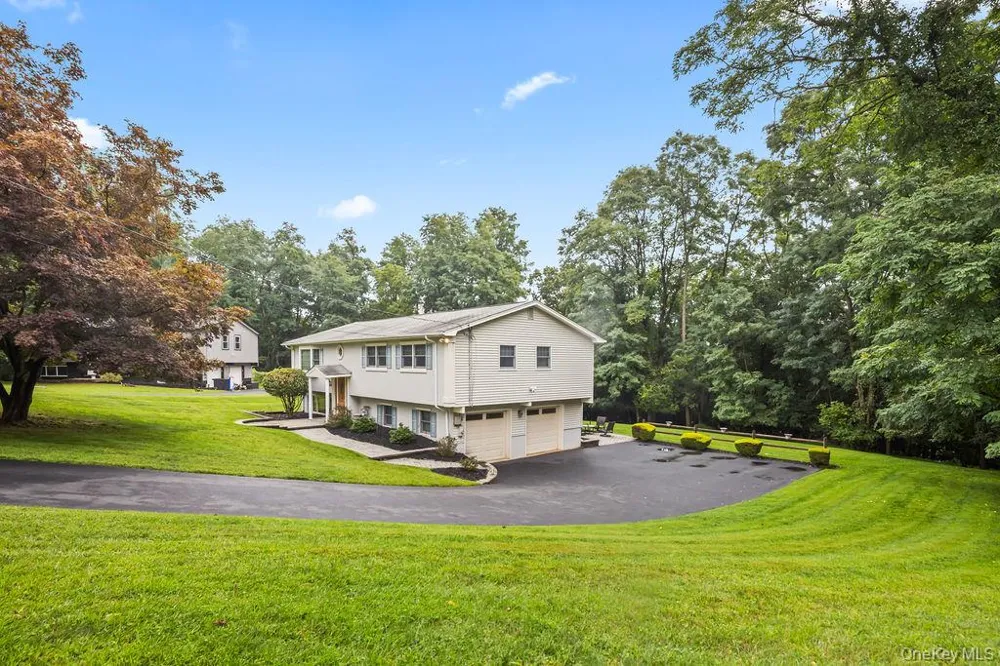 5 Newport Court Suffern, NY 10901