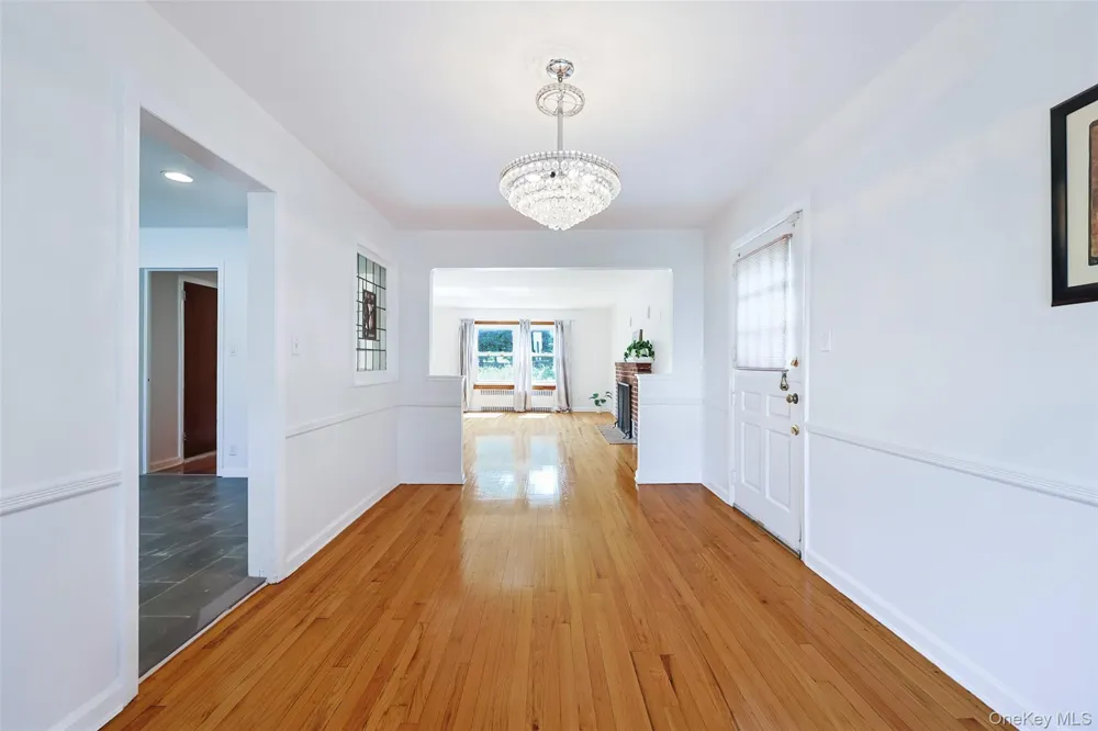 121 Manhasset Avenue Manhasset, NY 11030