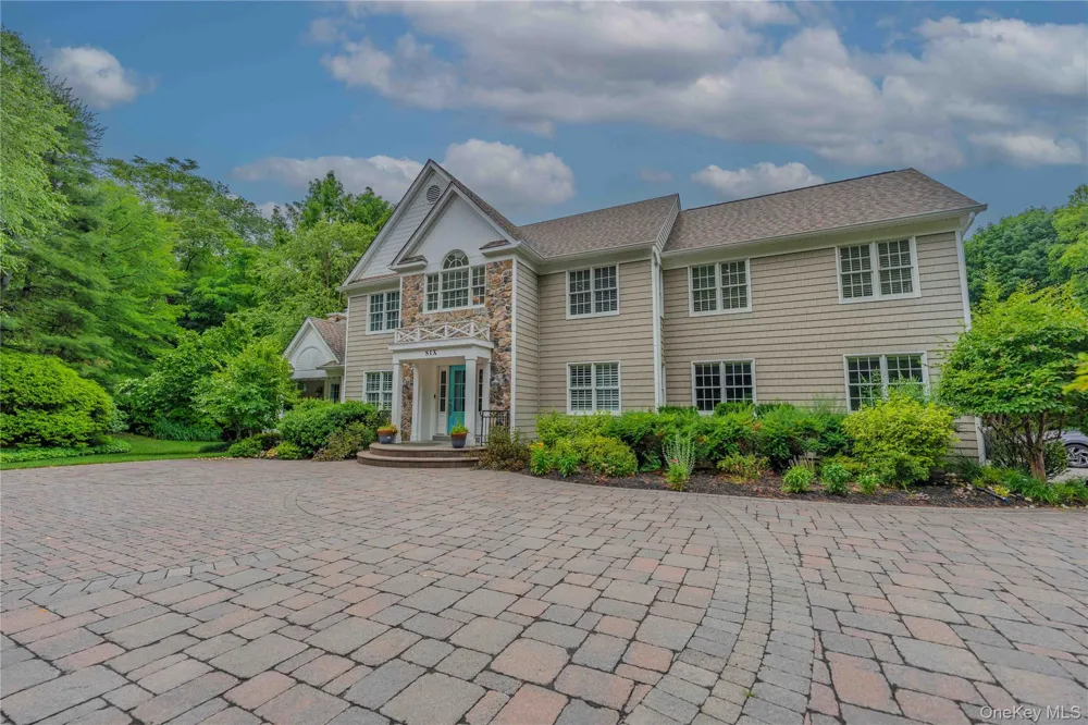 6 Maureen Drive Mount Sinai, NY 11766