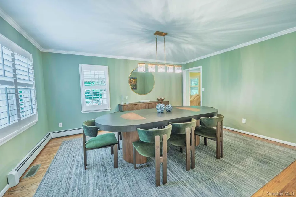 6 Maureen Drive Mount Sinai, NY 11766