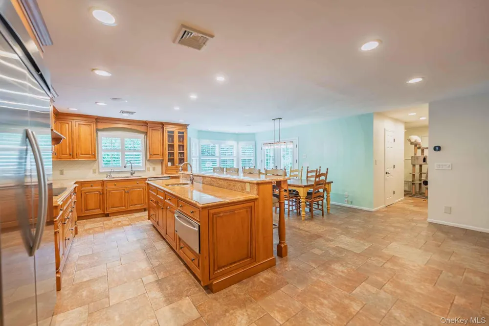 6 Maureen Drive Mount Sinai, NY 11766