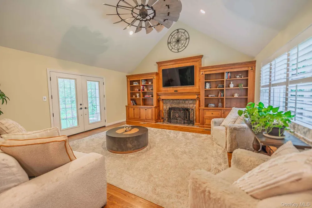 6 Maureen Drive Mount Sinai, NY 11766