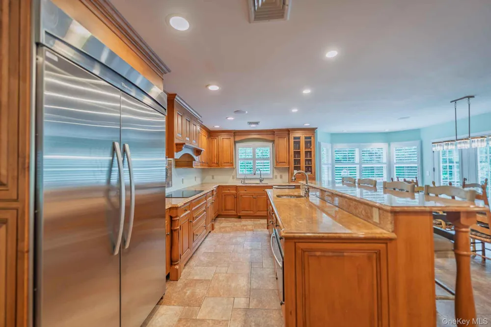 6 Maureen Drive Mount Sinai, NY 11766