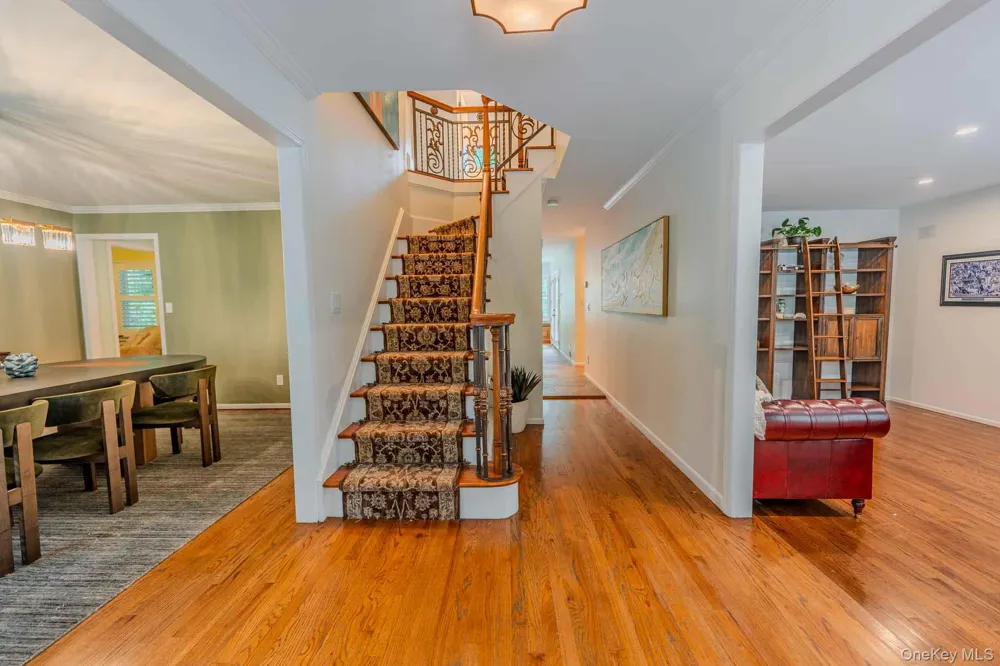 6 Maureen Drive Mount Sinai, NY 11766