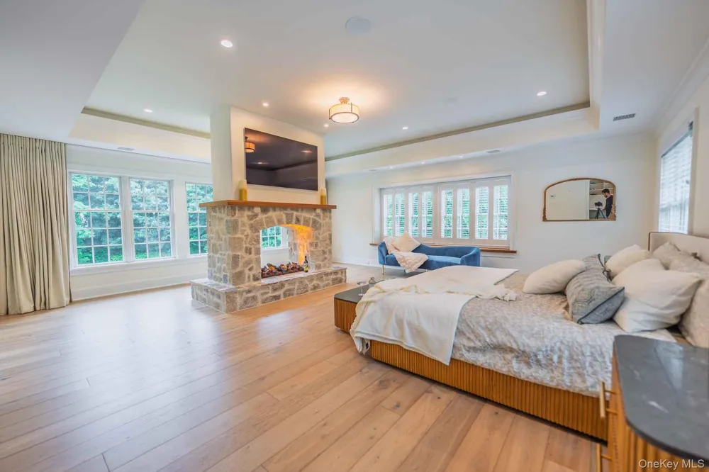 6 Maureen Drive Mount Sinai, NY 11766