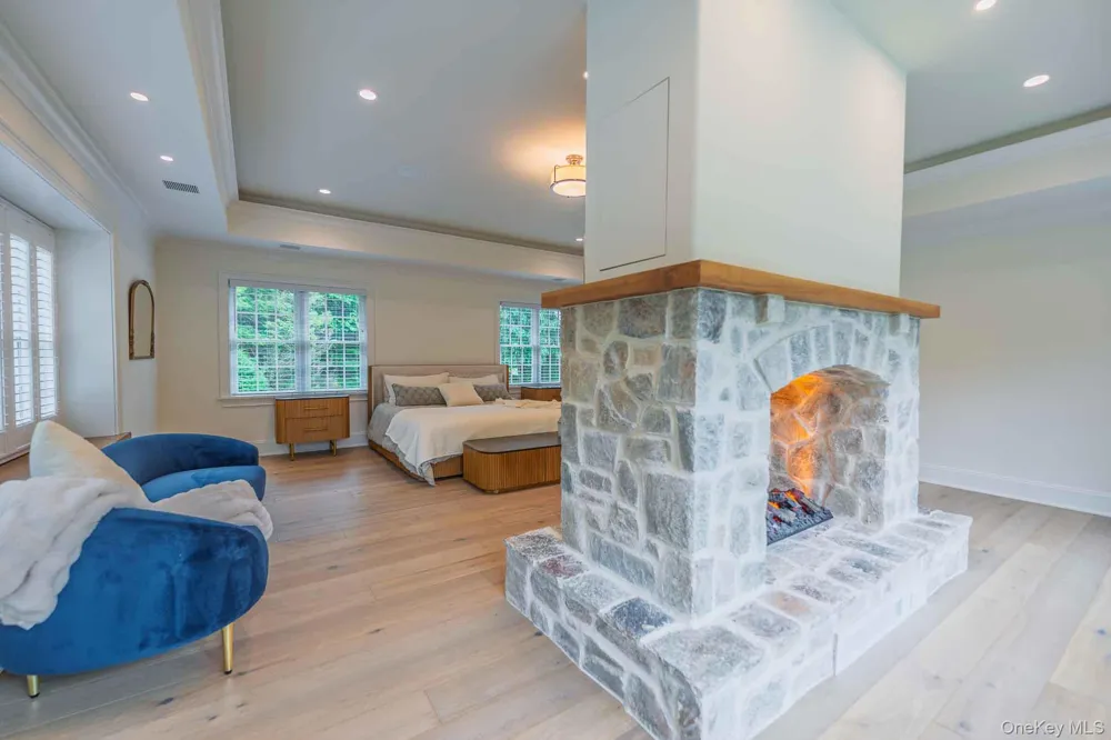 6 Maureen Drive Mount Sinai, NY 11766