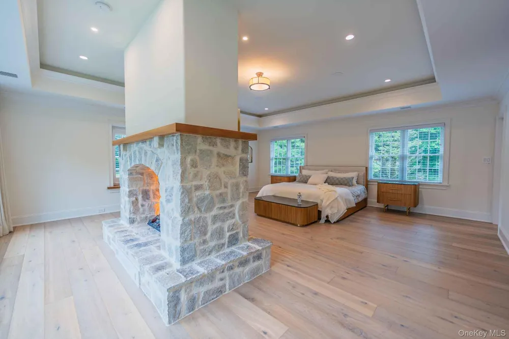 6 Maureen Drive Mount Sinai, NY 11766