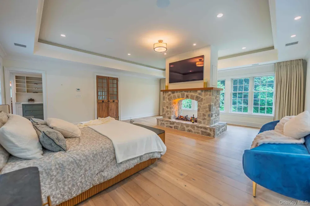 6 Maureen Drive Mount Sinai, NY 11766