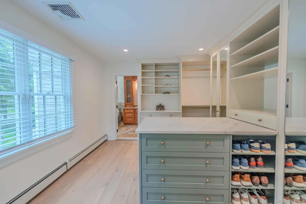 6 Maureen Drive Mount Sinai, NY 11766