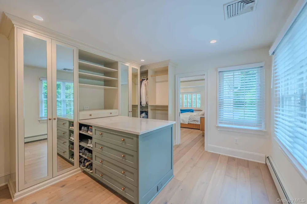 6 Maureen Drive Mount Sinai, NY 11766