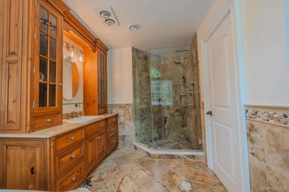 6 Maureen Drive Mount Sinai, NY 11766