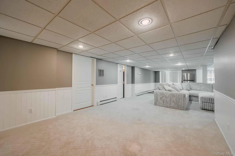 6 Maureen Drive Mount Sinai, NY 11766