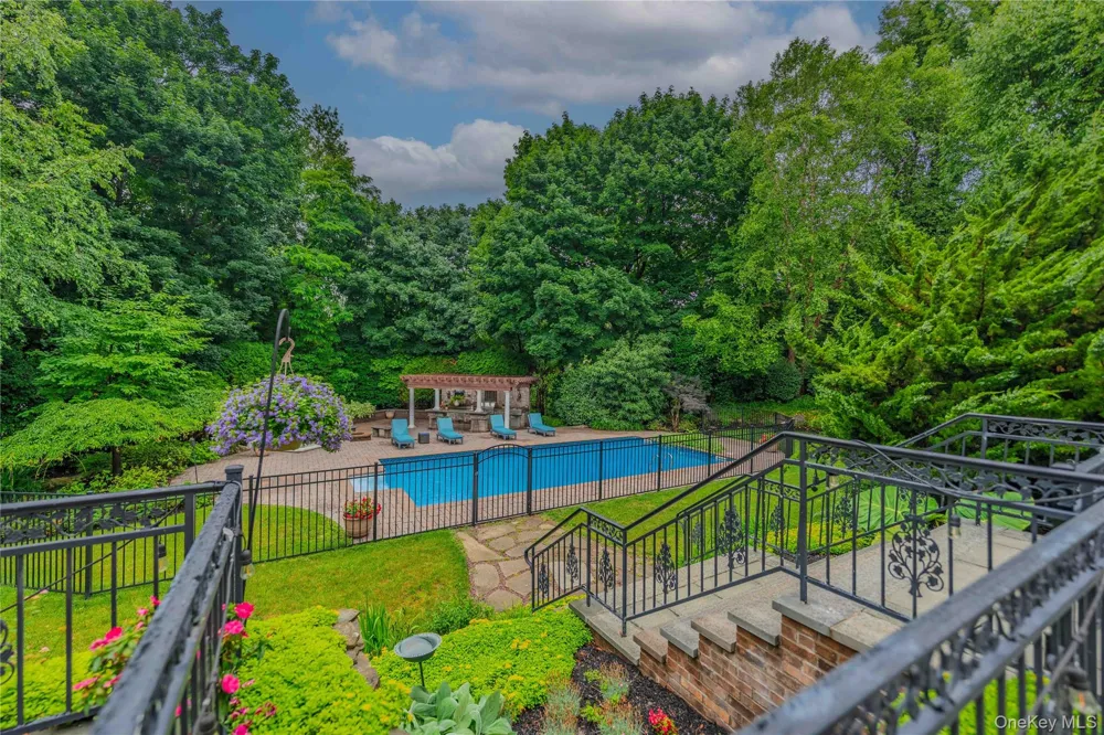 6 Maureen Drive Mount Sinai, NY 11766