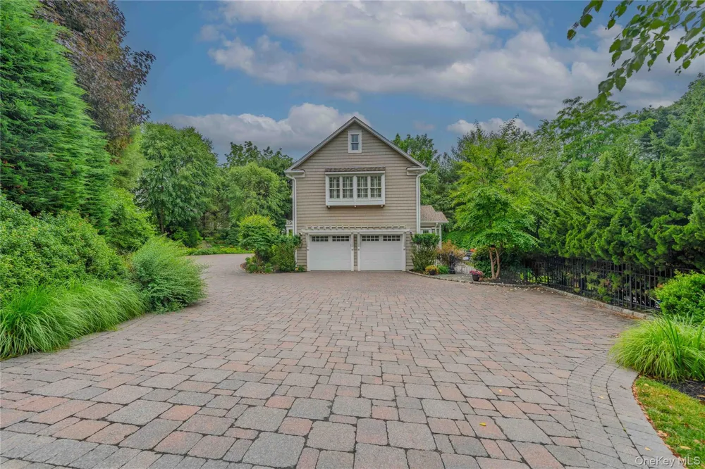 6 Maureen Drive Mount Sinai, NY 11766