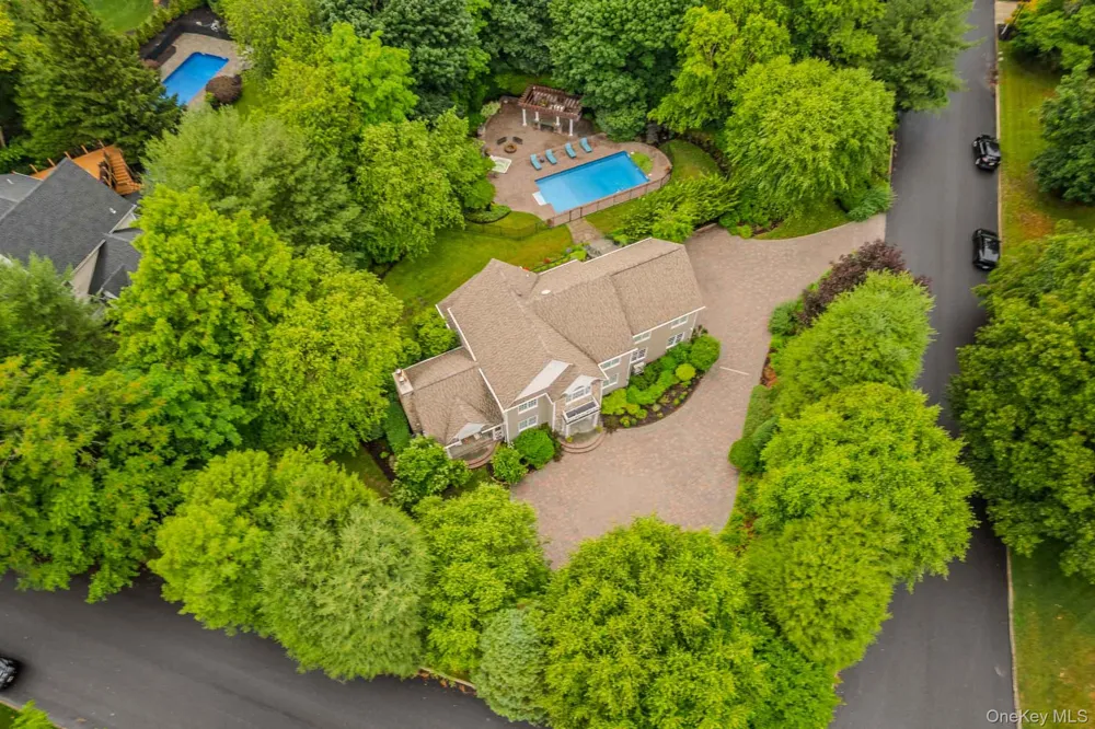6 Maureen Drive Mount Sinai, NY 11766