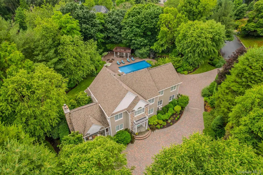 6 Maureen Drive Mount Sinai, NY 11766