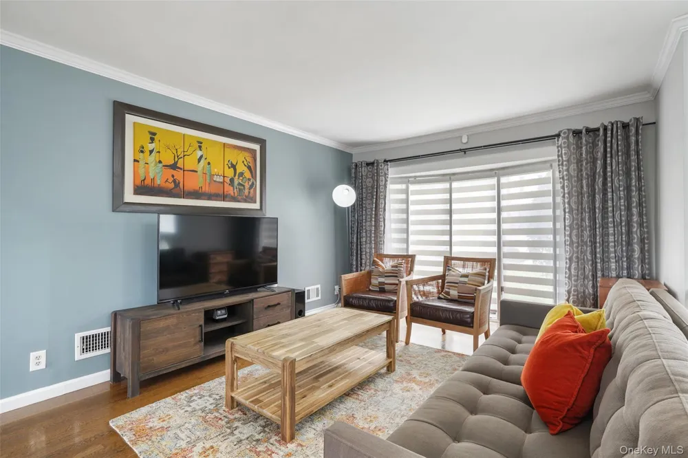 6 S High Street Elmsford, NY 10523