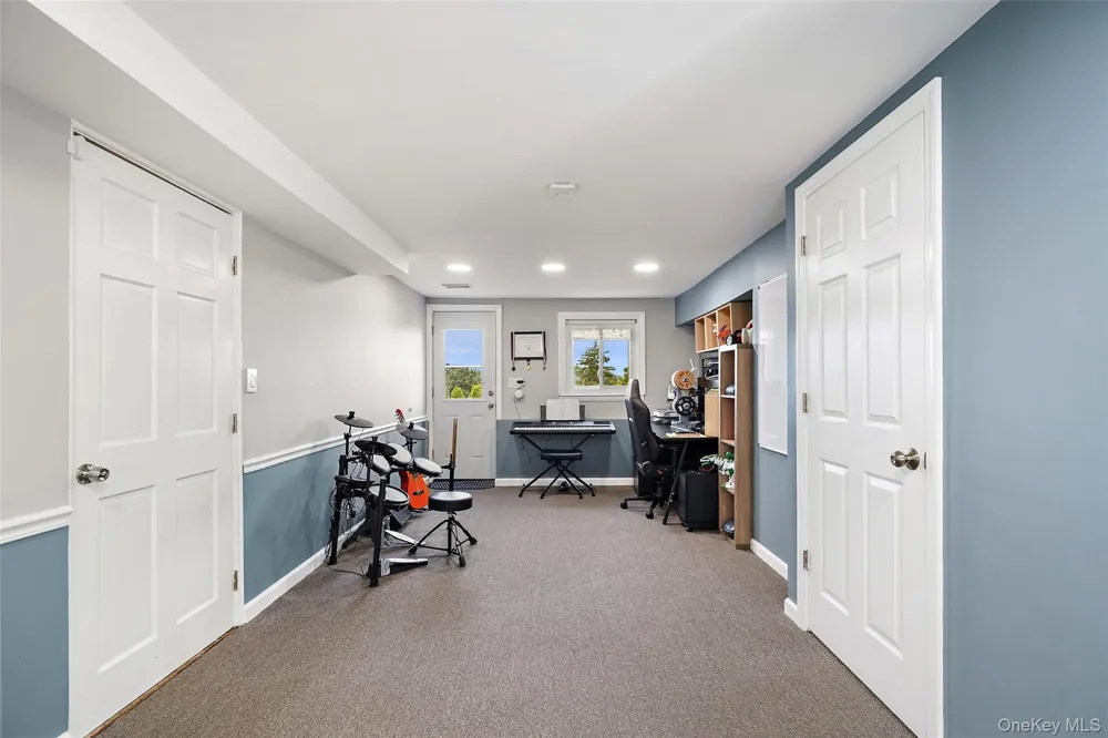 6 S High Street Elmsford, NY 10523