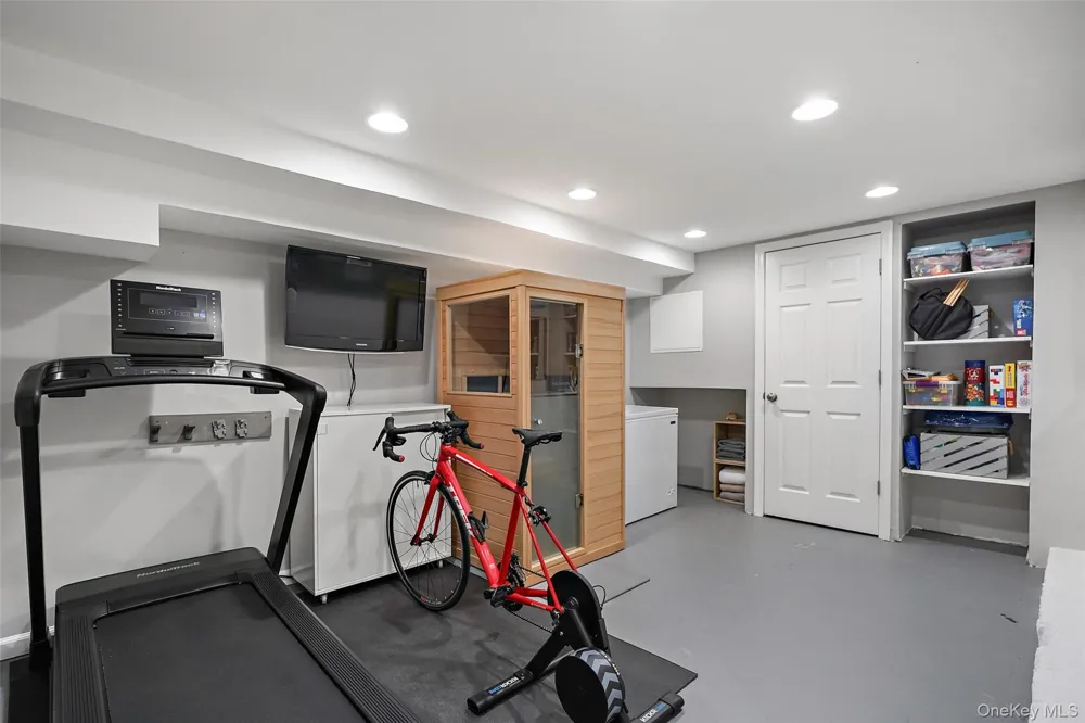 6 S High Street Elmsford, NY 10523