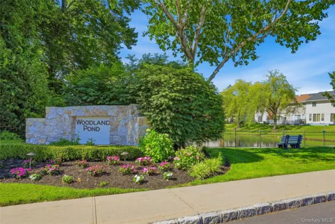 84 Woodlake Drive W