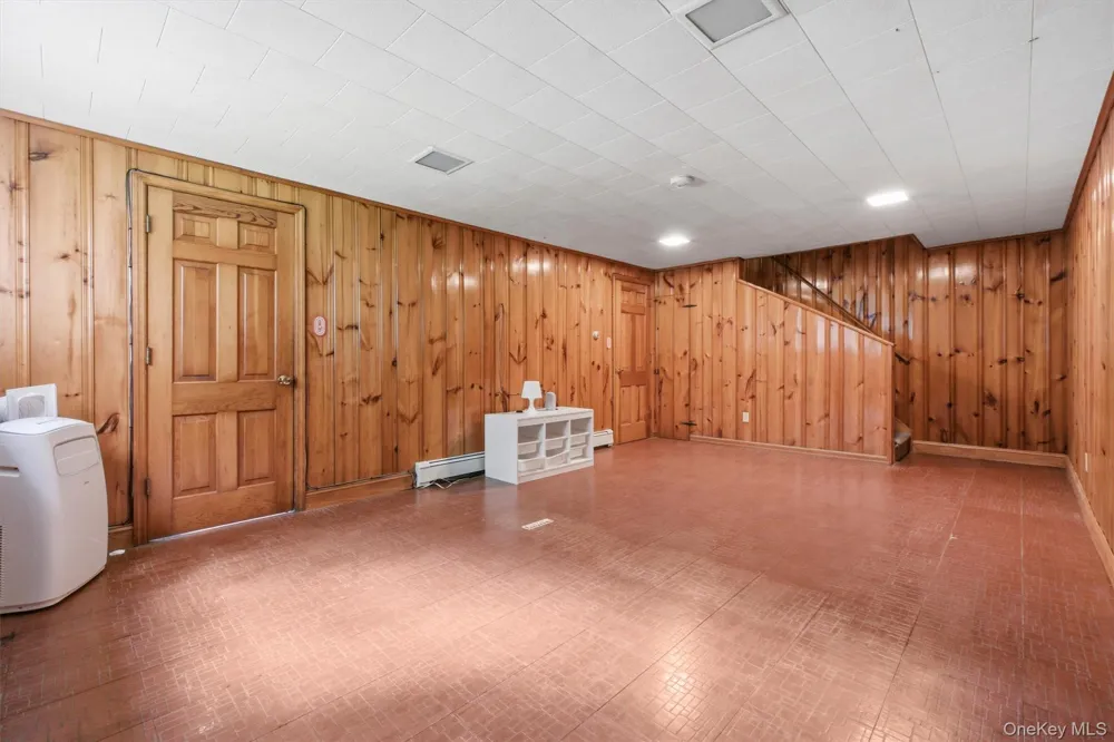 61 Bowe Lane Lagrangeville, NY 12540