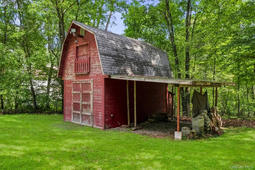 61 Bowe Lane Lagrangeville, NY 12540