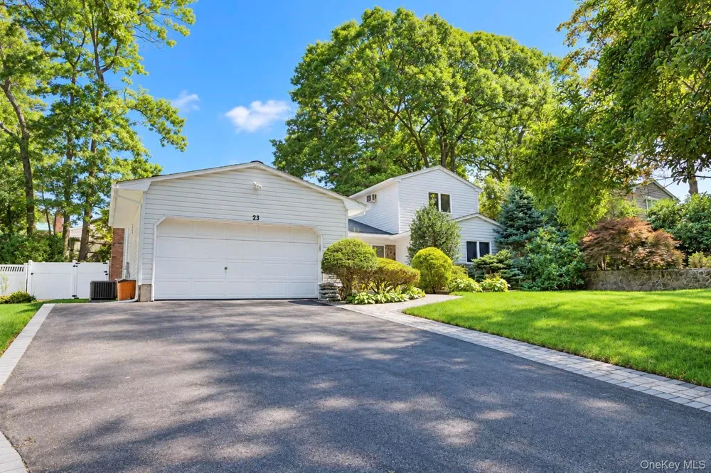 23 Pimlico Drive Commack, NY 11725