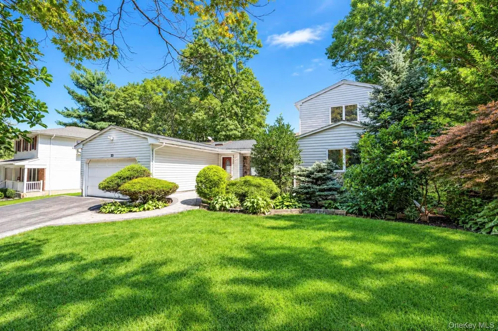 23 Pimlico Drive Commack, NY 11725