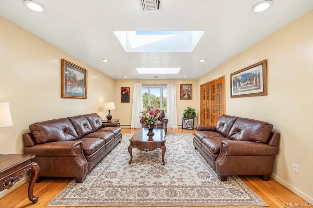 23 Pimlico Drive Commack, NY 11725