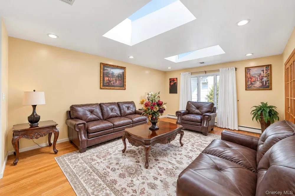 23 Pimlico Drive Commack, NY 11725