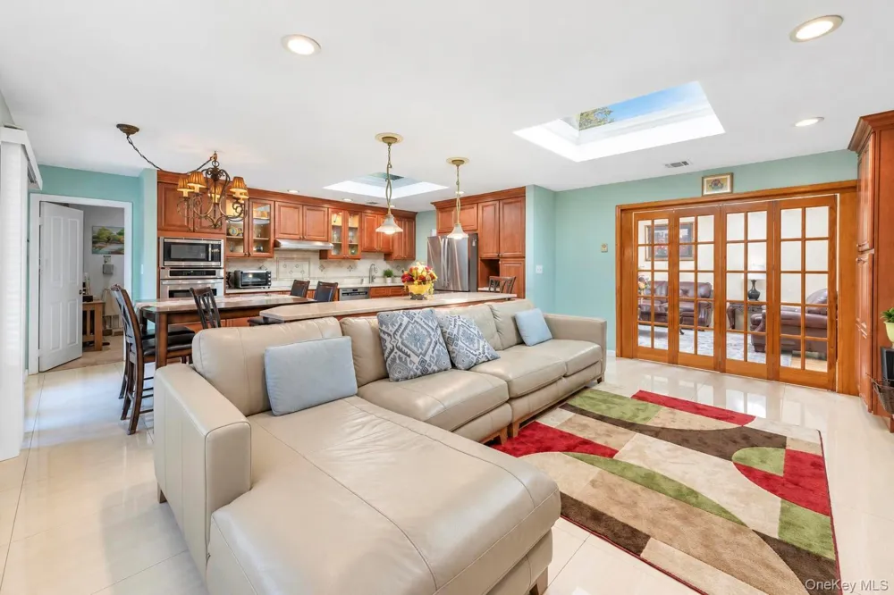 23 Pimlico Drive Commack, NY 11725
