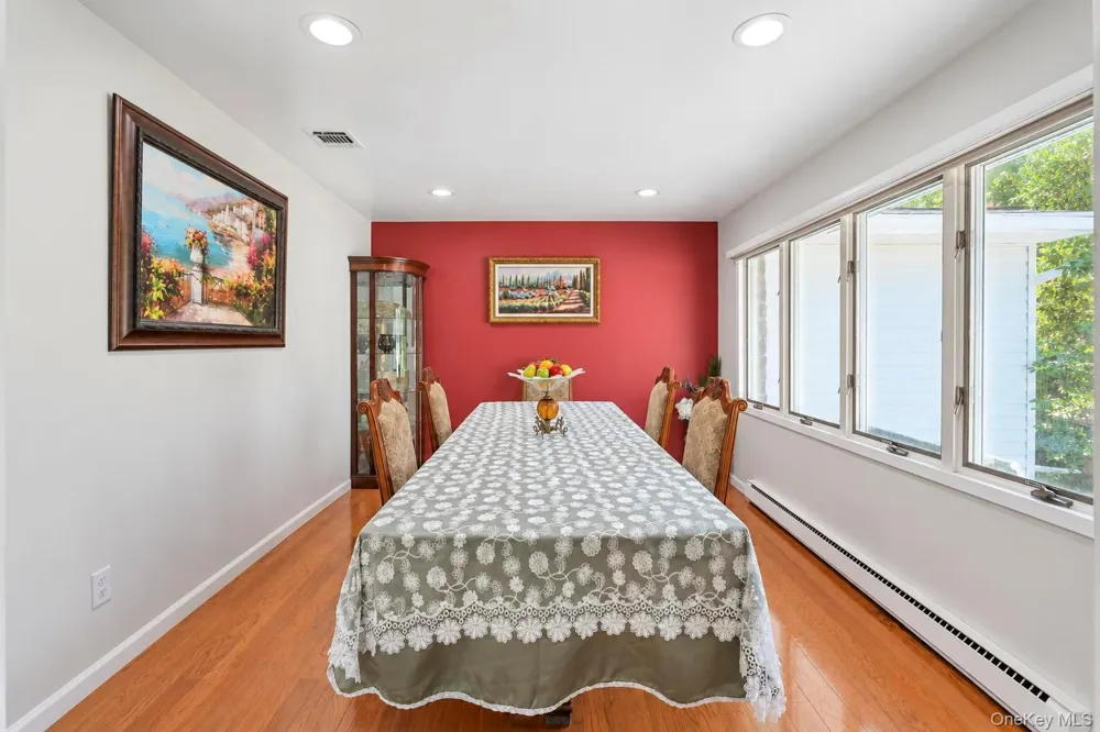 23 Pimlico Drive Commack, NY 11725