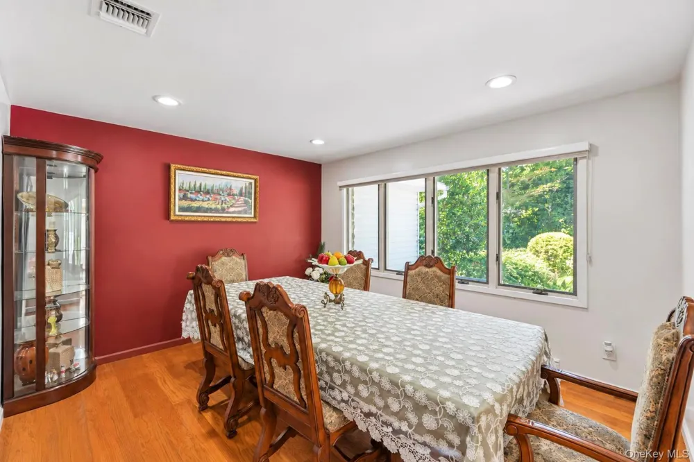 23 Pimlico Drive Commack, NY 11725